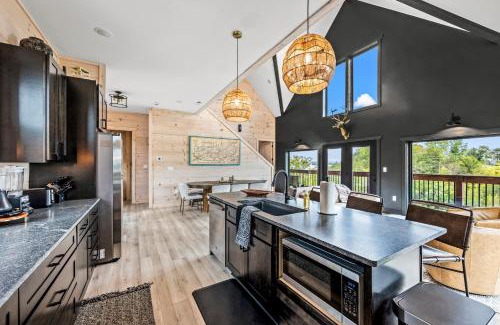 Sevierville House | Velvet Monkey Retreat