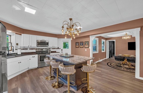 Sherman Hill Condo | Velvet Noir - Sultry City Luxe