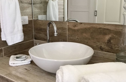 Tilba Tilba Cottage | Velvet Pear Cottage @ The Foxglove Gardens