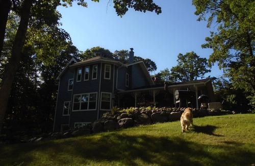 Crosslake House | VELVET SPRINGS Farmhouse on 6 Acres/300 Feet of Private Lakeshore (free pontoon