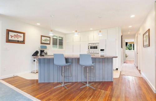 Pupukea House | Velzey Villa by Gather – 3BR w/Lanai, Full Kitchen & Washer/Dryer