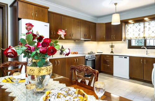 Alonia House | Venetian Hill House-Venetian Hill House