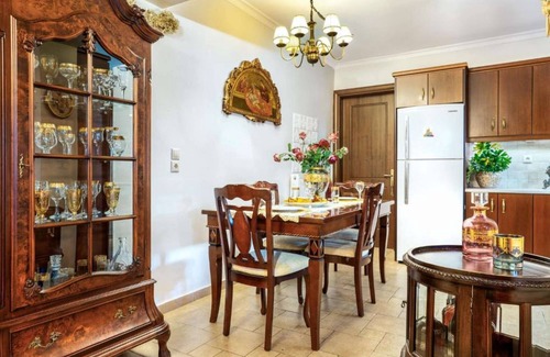 Alonia House | Venetian Hill House-Venetian Hill House