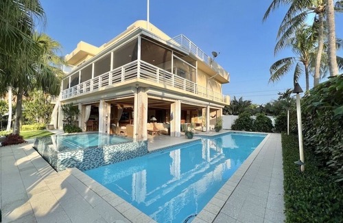 Venetian Shores House | Venetian Shores 5BR/7BA Home with Pool, Spa & Boat Lifts