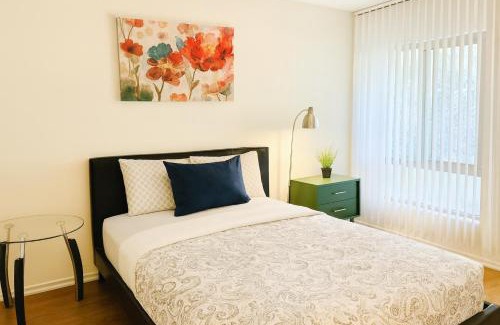 Marina del Rey Apartment | Venice Breeze 2BR - Pool, Hot Tub, Gym - 6-min Walk to Beach