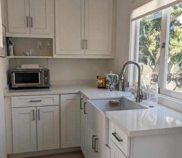 Venice Canals Apartment | Venice Canals & Beach Guest House