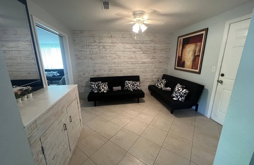 South Venice House | VENICE FL-MANASOTA BEACH WE WORK WITH YOUR BUDGET.