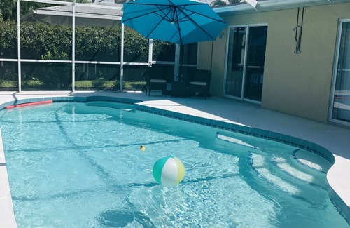 Venice Villa | Venice Island Beach House- Walking Distance to Beach and Downtown!