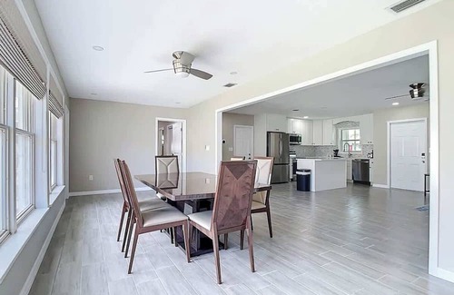 South Venice House | Venice Paradise: Beach & Fossil Fun