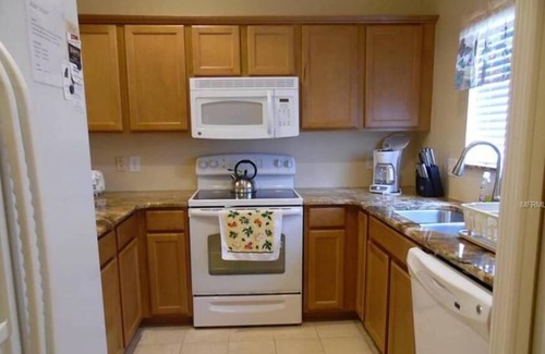 Venice House | Venice Townhouse Short Drive to Beaches