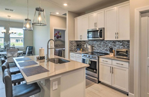 Venice House | Venice Vacation Rental w/ Resort Amenities!