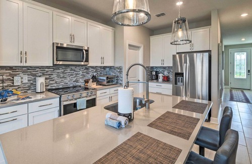 Venice House | Venice Vacation Rental w/ Resort Amenities!
