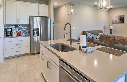 Venice House | Venice Vacation Rental w/ Resort Amenities!