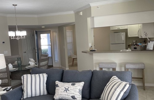 Plantation Condo | Venice Vacation Retreat