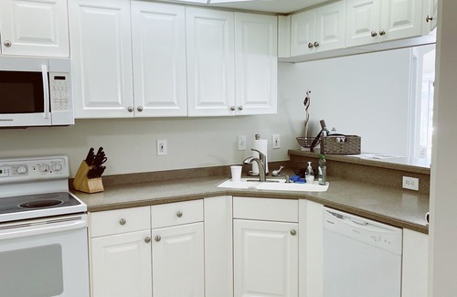 Plantation Condo | Venice Vacation Retreat