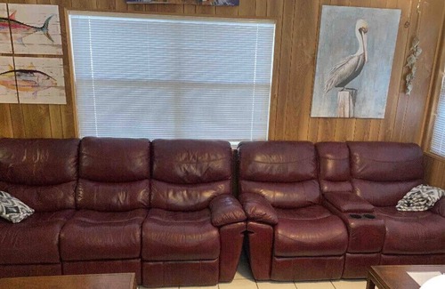 Venice Boat Rental | Venice Villa - 3 bedroom 2.5 bath houseboat next to parking lot!