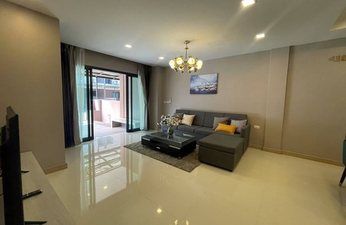 Huai Yai House | Venice Villa Pattaya