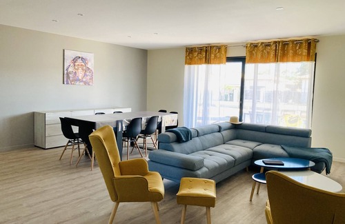 Vensac House | VENSAC MONTALIVET⭐️Villa 4 chambres⭐️piscine heated, clim⭐️WIFI -near the ocean
