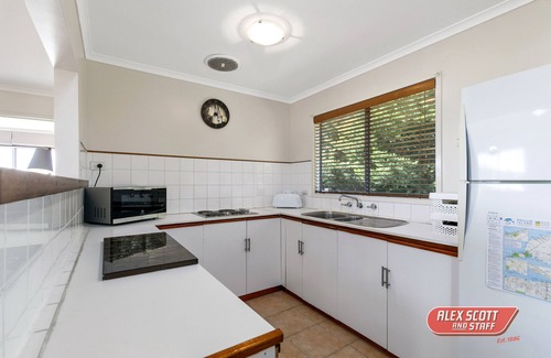 Ventnor House | VENTNOR FARM 2-6 GUESTS PETS WELCOME