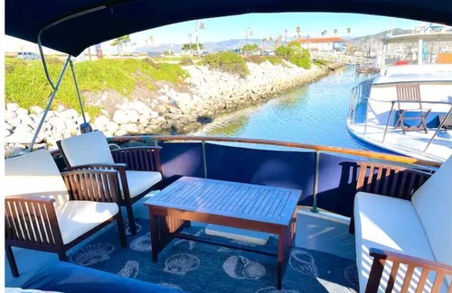 Ventura House | Ventura Boatel Stay on a boat in the best location in Ventura Harbor Great Views
