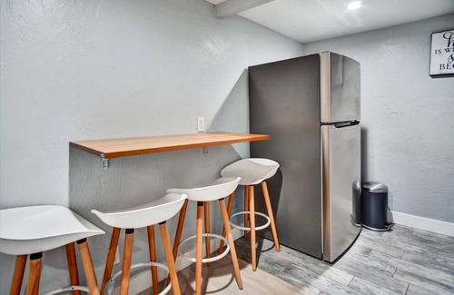 Downtown Ventura House | Ventura Downtown Minutes to Beaches