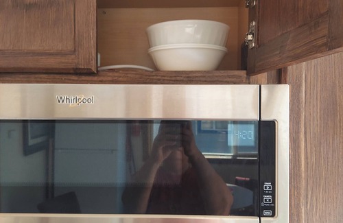 St. Anthony Apartment | Venture Gateway to National Parks, BYUI, Sand Dunes free WIFI sleeps 3