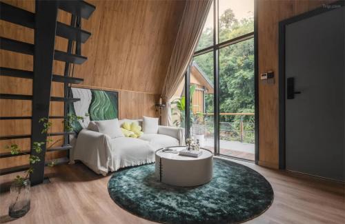 Dujiangyan Hotel | VERDANT HAVEN