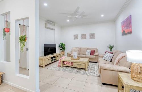 Palm Cove Apartment | Verde at Island Views—Palm Cove Waterfront Bliss