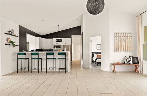 Desert Aire House | Verdent Luxury Villa - 11 bds - sleep 24- 14' infinity spa - pickle ball!