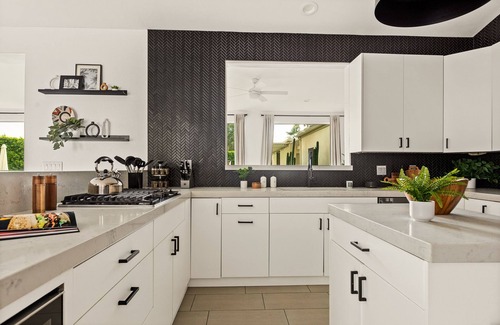Desert Aire House | Verdent Luxury Villa - 11 bds - sleep 24- 14' infinity spa - pickle ball!