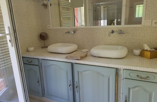 Fayence Bed & Breakfast | Vergé view suite with heated pool