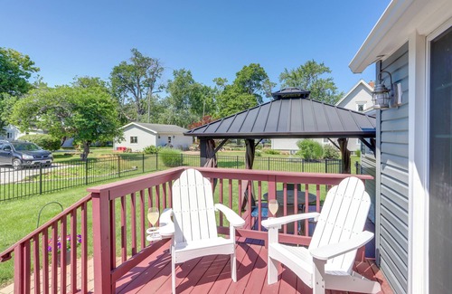Vermilion House | Vermilion Home - Walk to Main Street Beach!