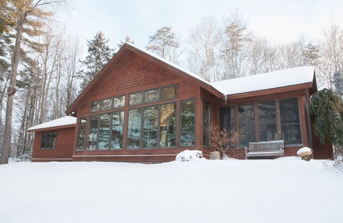 Hyde Park House | Vermont Paradise With Hot-tub- Dog Friendly