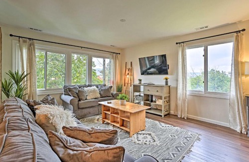 Vernon Apartment | Vernon Condo with Deck, Near Appalachian Trail!