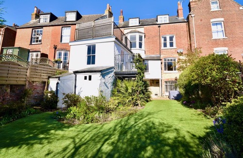 Cowes Villa | Vernon House in Cowes