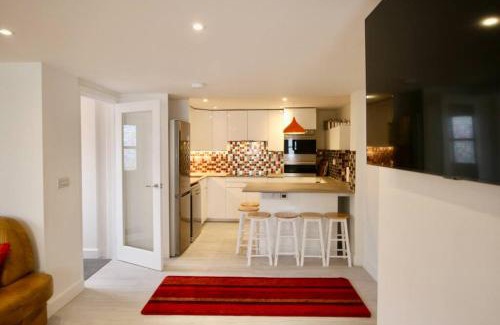 Cheltenham House | Vernon Place town centre, Vernon Cottage 3-bed with parking, 1A Vernon Court 2-bed with parking, 1B studio no parking, off the High Street next to Sandford Park