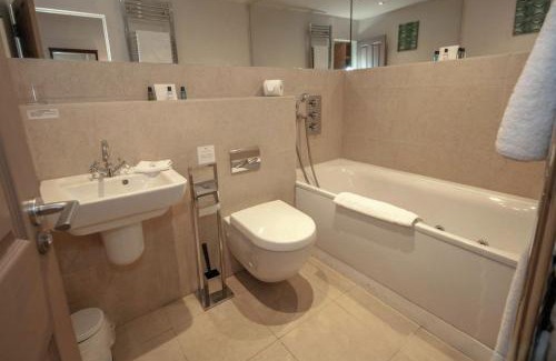 Bakewell Hotel | Vernon Suite