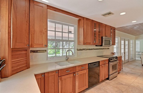 South Beach Cottage | Vero Beach Cottage 300 feet from Ocean