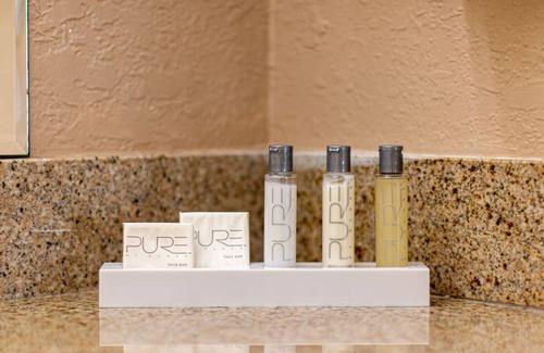Vero Beach Hotel | Vero Beach Inn & Suites | Grand Suite w/Kitchen | Near Jackie Robinson Complex
