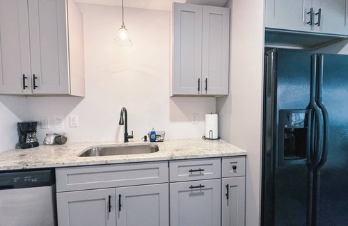 Vero Beach South Condo | Vero Beach Paradise Unit 2 - 2 BR Pool Home Close to Airport, Downtown & Beaches