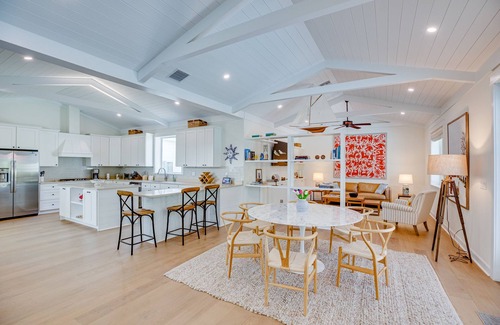 South Beach House | Vero Beach - Stunning Beachside Pool Home Sleeps 6