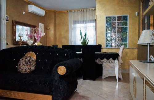 Borgo Podgora Villa | Versace-Style Villa with Outdoor Spaces and Pool