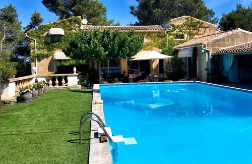 Orgon House | Very beautiful Gîte with sharing pool close to Eygalières - 2 people