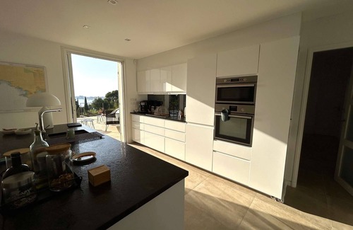 Bandol House | Very beautiful villa with panoramic sea view and swimming pool near the beach for 12