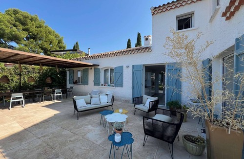 Bandol House | Very beautiful villa with panoramic sea view and swimming pool near the beach for 12