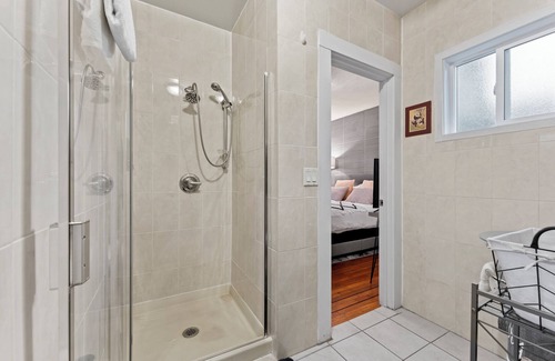 Sunnyside House | VERY CLEAN, Hotel-feels, en-suite. Close to Glen Park BART.