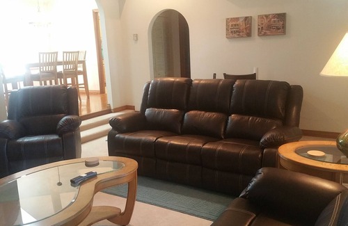 Las Vegas House | Very clean, quiet, 3/4-acre adorable getaway, near Strip/Downtown