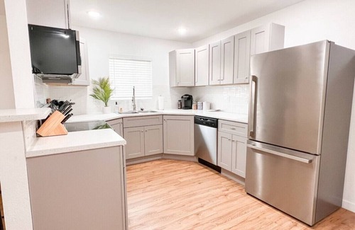 Pueblo Apartment | Very Clean Work Stay/Vacation Retreat Near DT&I25