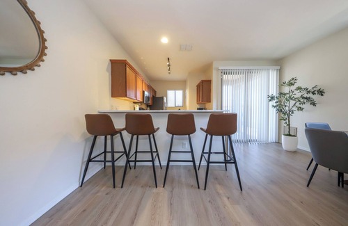Riverside Crossing House | VERY CLOSE TO GREAT RESTAURANTS 5 MIN TO TUC MALL AND 10 MIN TO LA ENCANTADA.