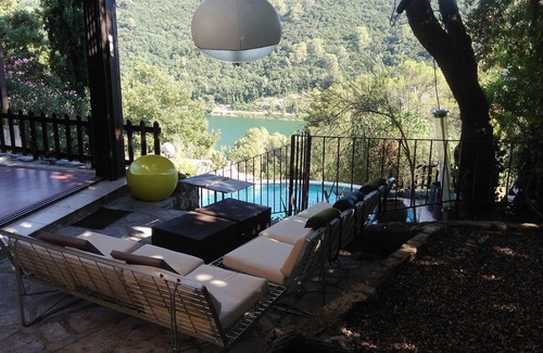 Carces Villa | Very comfortable 3* house with lovely lake view and beautiful trees